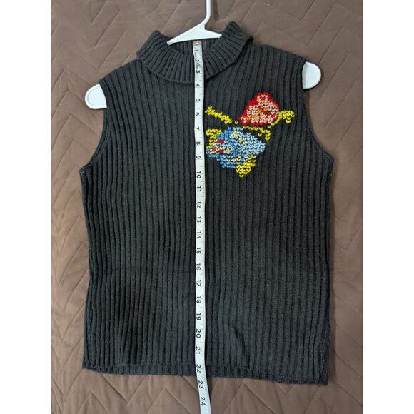 Pretty black halter sweater top w/floral embroidery/cross stitching size XS - Picture 5 of 5